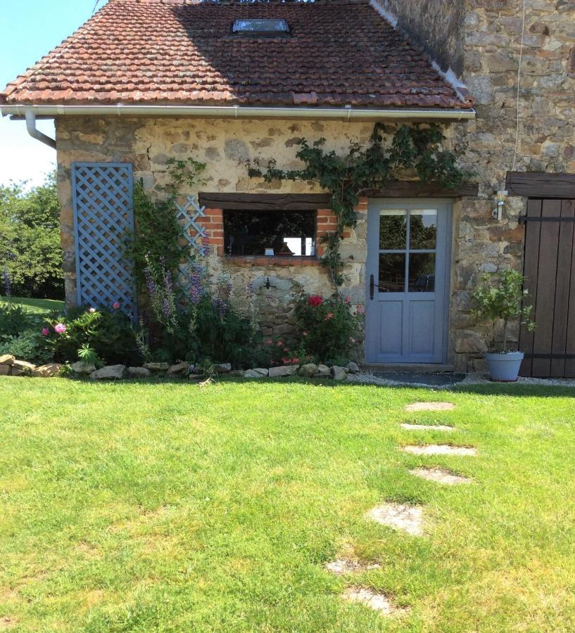 La Porcherie Saint-Yrieix-la-Perche Exterior foto
